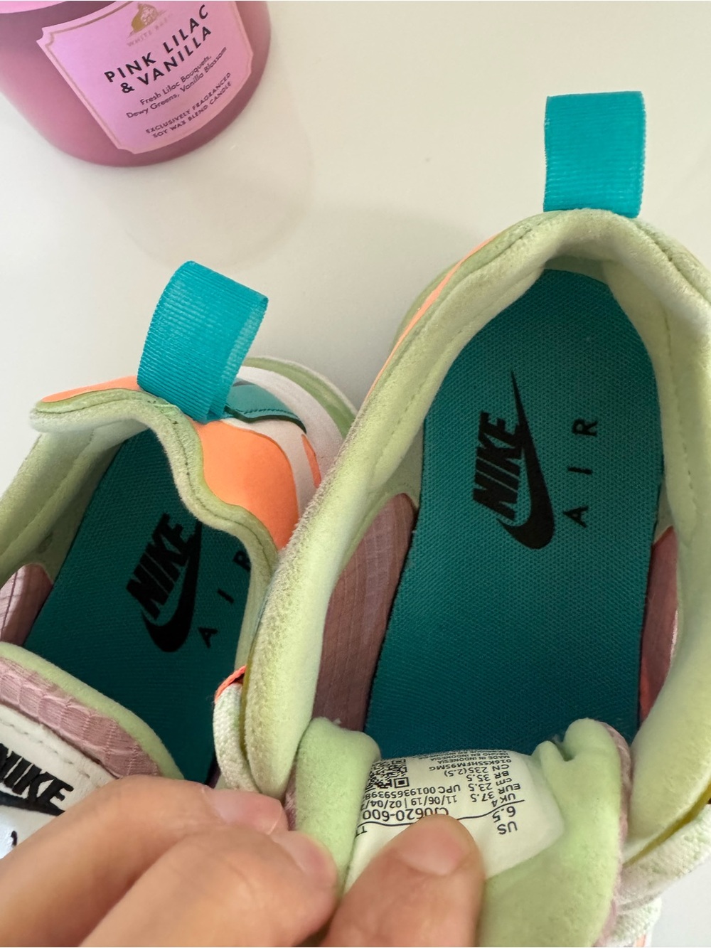 Nike AirMax 270 - Picture 3 of 6